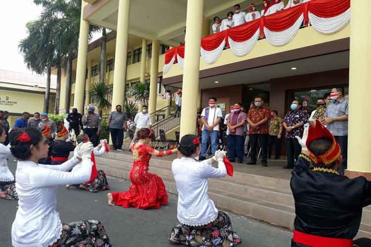 Gubernur Sulut Olly Dondokambey bersama Kapolda Sulut dan Forkopimda