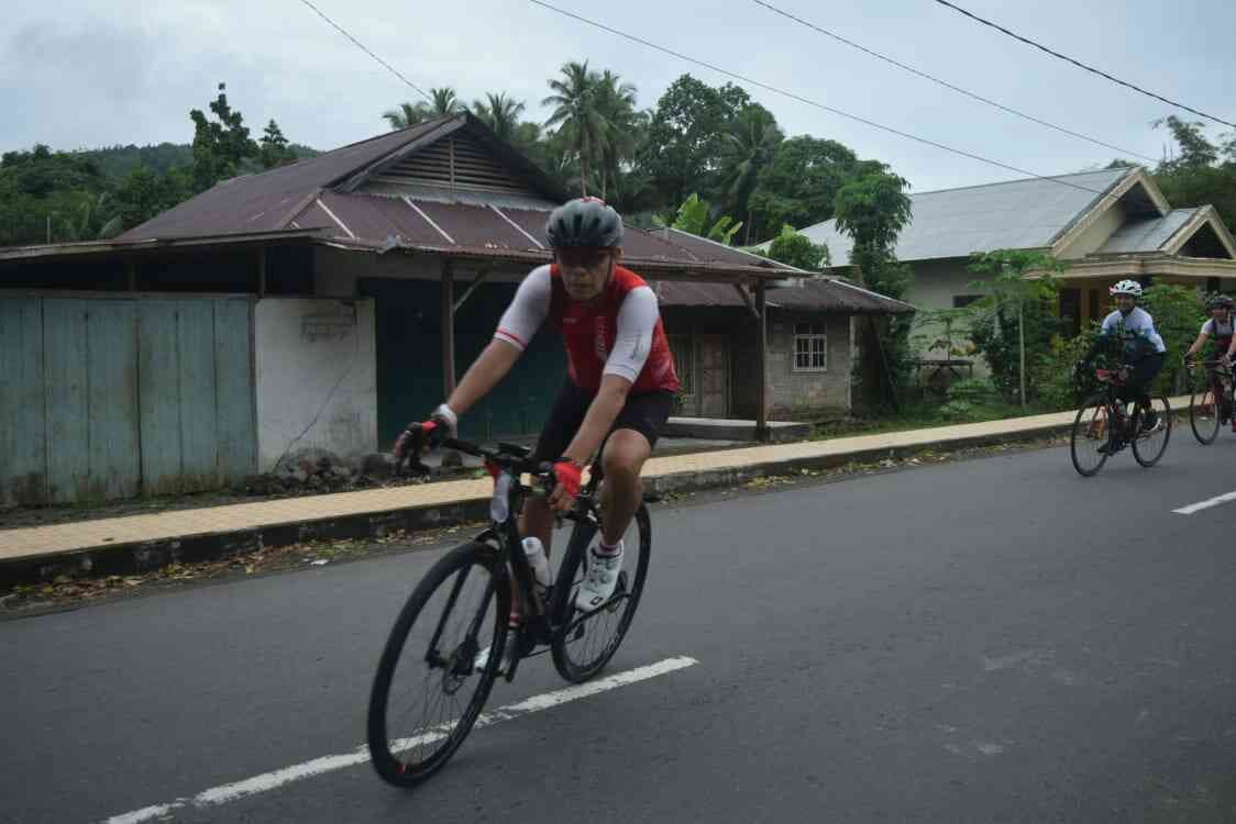 Kapolda Sulut Bersepeda