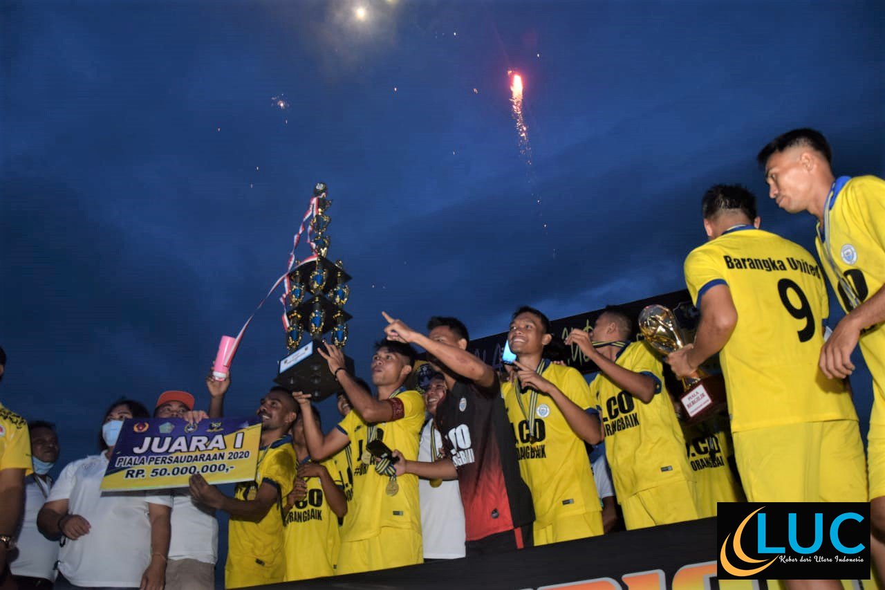 Barangka United Melaksanakan Selebrasi Kemenangan Usai Dinobatkan Sebagai Juara Piala Persaudaraan 2020 (Foto : Lintasutara)