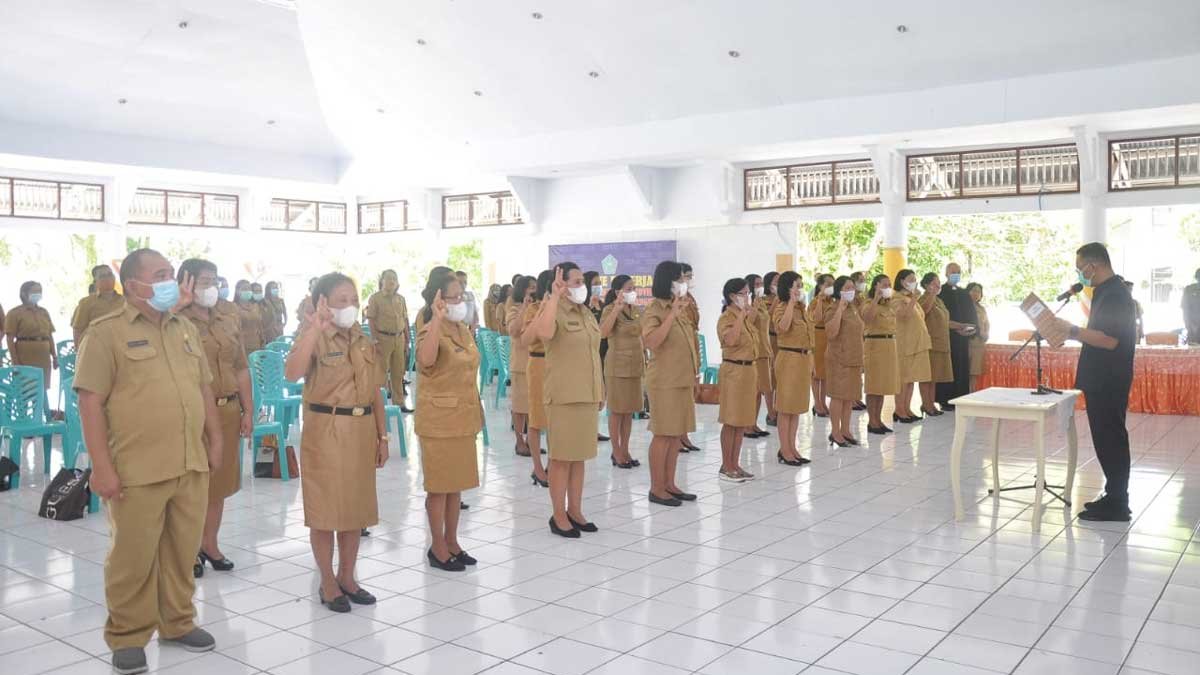 Pelantikan 22 Kepala Sekolah TK dan SMP di Sangihe