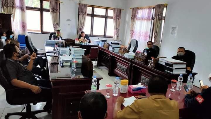Hearing Komisi II DPRD Sangihe Bersama Diskominfo Sangihe Dengan Pihak Telkom Sangihe dan Telkomsel (Foto : Ist)