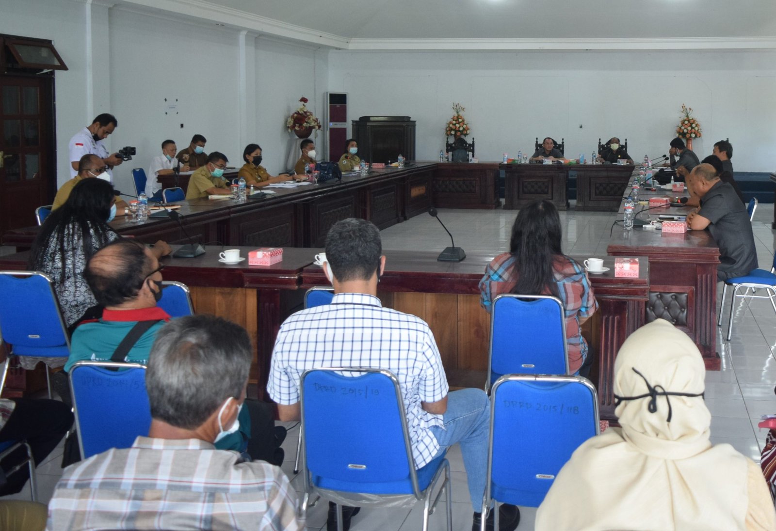 Suasana Rapat Dengar Pendapat Di Kantor DPRD Sangihe (Foto : Lintasutara/Gr)