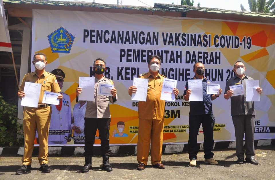 Forkopimda Sangihe Launcing Vaksin Covid-19 di Sangihe.