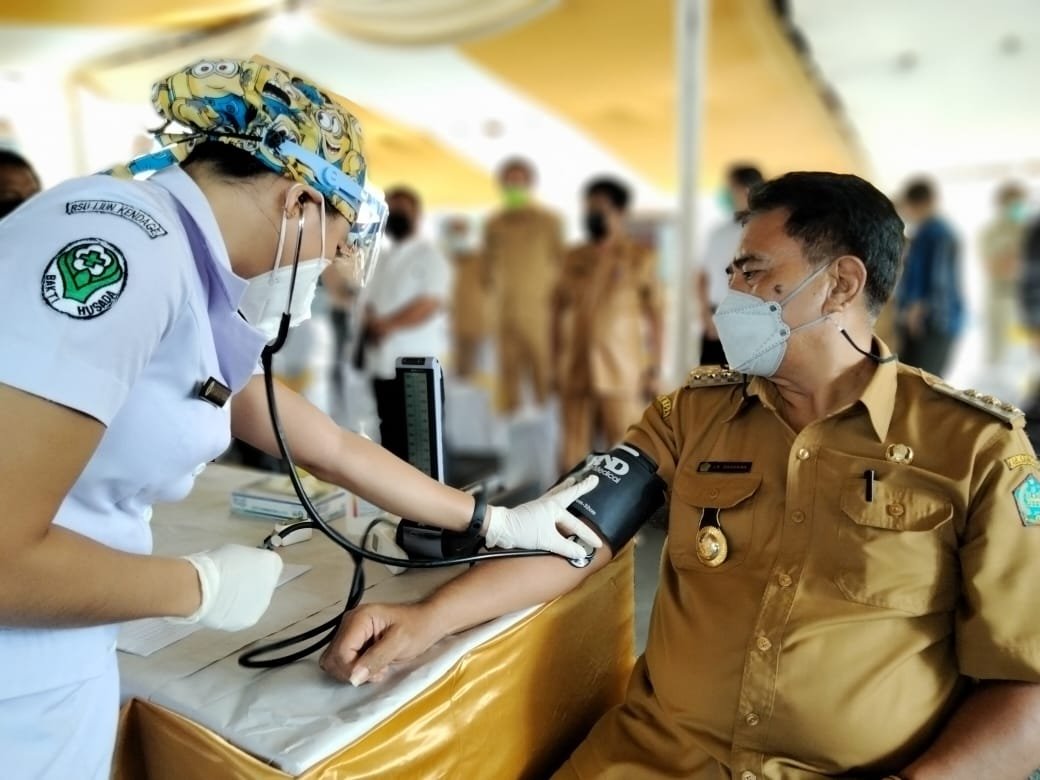 Bupati Sangihe dan Forkopimda Teirma Vaksin Kedua
