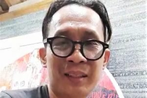 Deddy Sufriadi, Seniman Nasional Sekaligus Pemilik Galeri Nalaroepa Yogjakarta, Ketika Memberi Ucapan Selamat Atas Pembukaan Sangihe Art Space Melalui Video WhatsApp