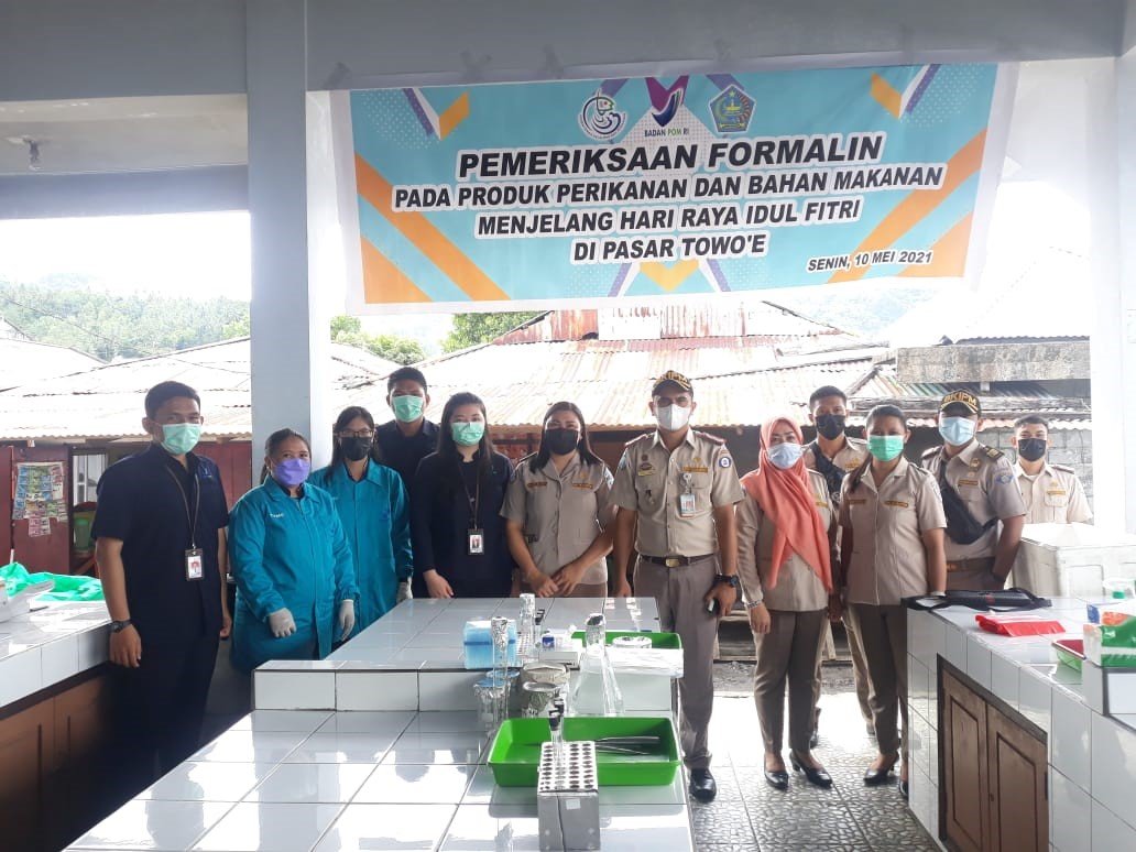Foto Bersama SKIPM Tahuna dan Loka Pom Sangihe Seusai Pemeriksaan Ikan Dan Pangan Di Pasar Towo'e (Foto : Ist)