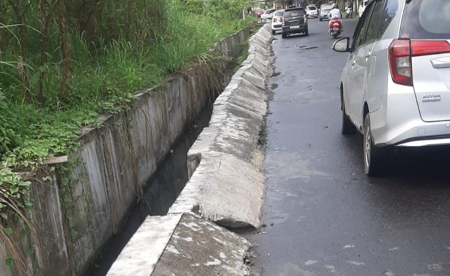Gorong-gorong di Perkamil Ex Pacuan Kuda Nampak Tidak Rapi (Foto : Ardy/Lintasutara)