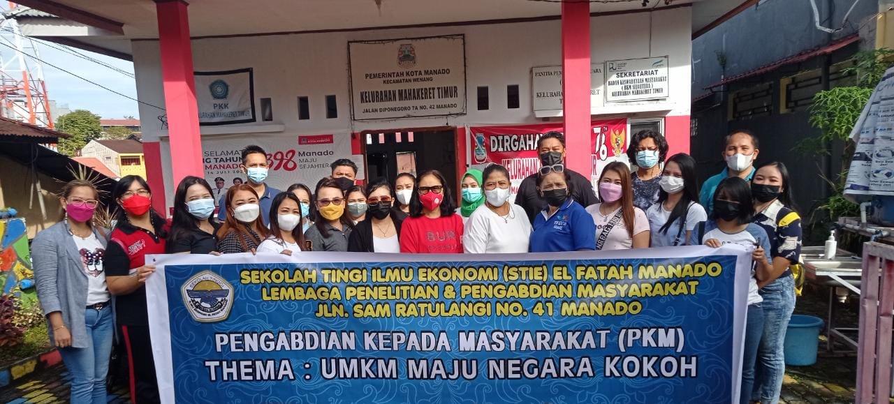 Foto Bersama STIE El'Fatah Manado Bersama LPPM Sesusai PKM di Kelurahan Mahakeret Timur (Ist)