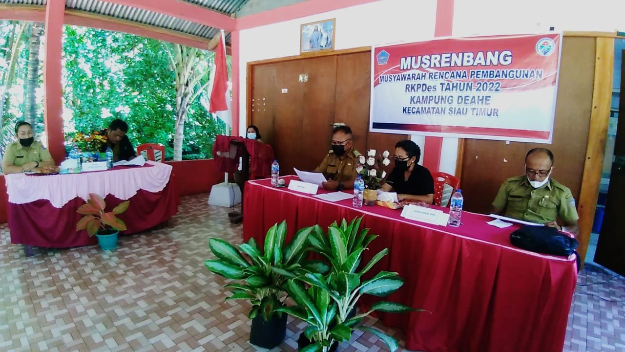 Musrenbang RKPDes Tahun 2022 Kampung Deahe (Foto : Lintasutara) Musrenbang RKPDes Tahun 2022 Kampung Deahe (Foto : Lintasutara)