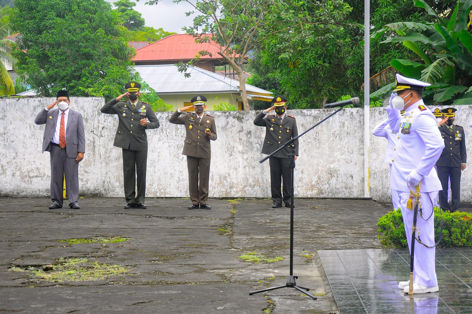 Penghormatan Kepada Arwah Para Pahlawan di TMP Malebur Oleh Forkopimda Sangihe (Foto : Ger/Lintasutara)