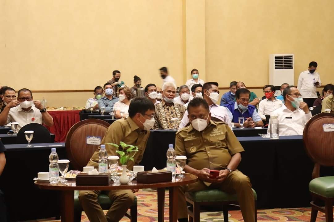 Gubernur Sulut Olly Dondokambey Bersama Walikota Manado Andrei Angouw Mengikuti Sosialisasi PP Nomor 85 Tahun 2022 (Foto : Ist)