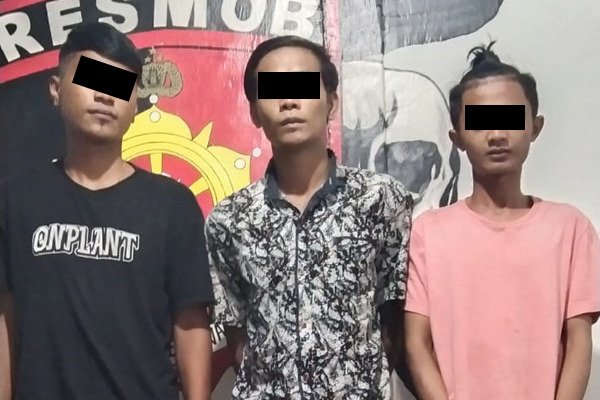 AR, AP dan SP, 3 Pelaku Curanik Yang Diringkus Tim Resmob Polres Bitung (Foto : Ist)