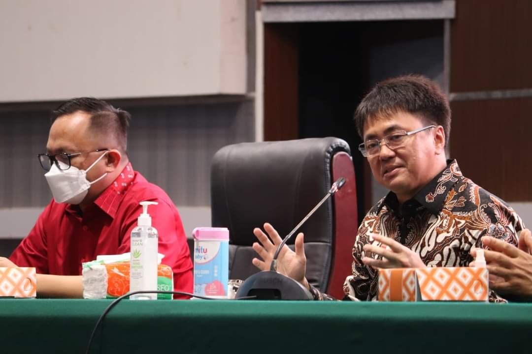 Walikota Manado Andrei Angouw Membuka Rapat Koordinasi Staf Khusus (Foto : Ist)
