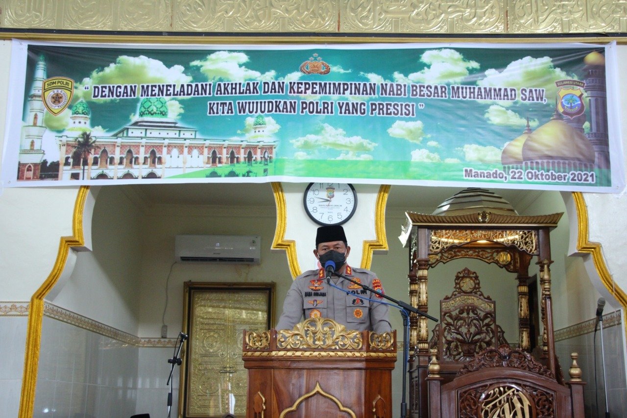 Kapolda Sulut Irjen Pol Nana Sudjana Memberikan Sambutan Dalam Peringatan Maulid Nabi di Masjid Nurul Jihad (Foto : Ist)