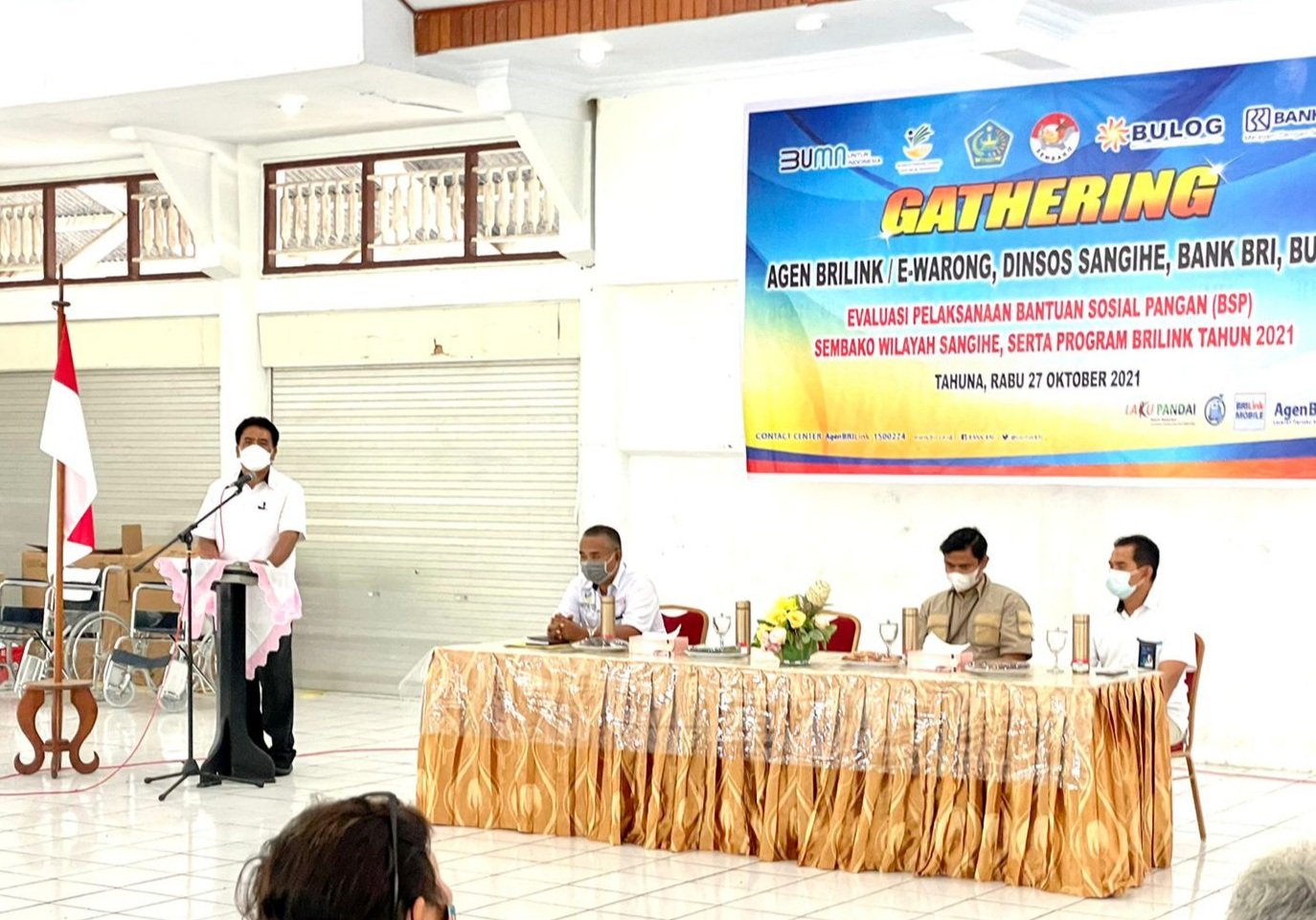 Bupati Kepulauan Sangihe Jabes Ezar Gaghana Membawa Sambutan Dalam Evaluasi Pelaksanaan BSP Sembako Wilayah Sangihe (Foto : Ist)