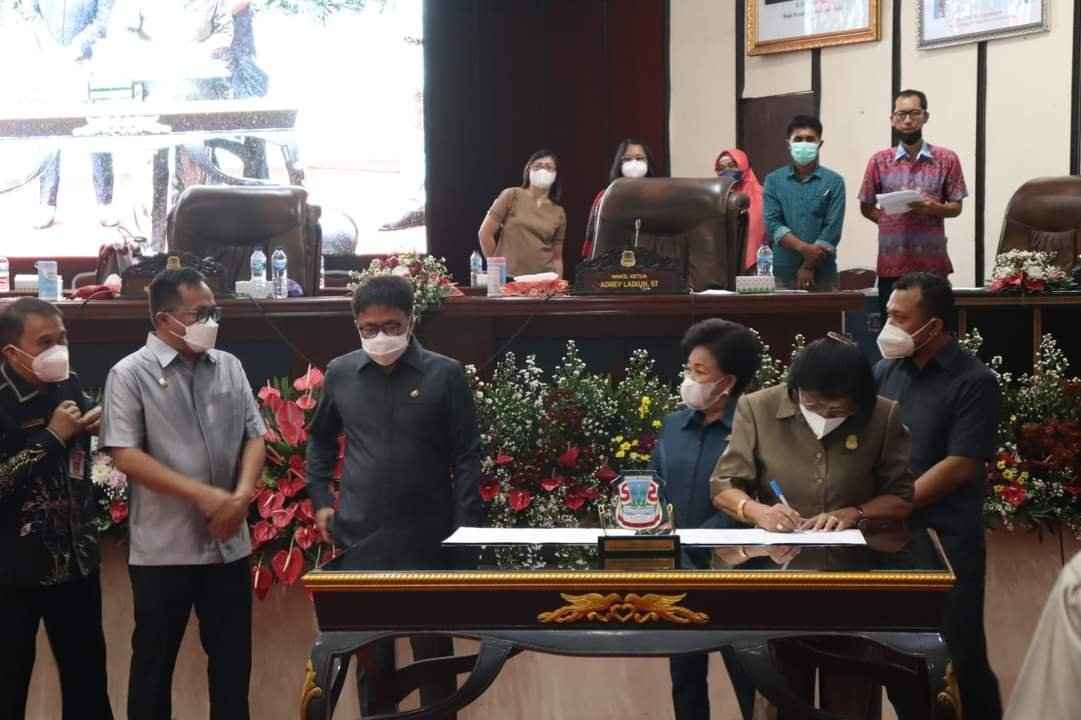 AARS Dalam Rapat Paripurna di DPRD Kota Manado (Foto : Ist)