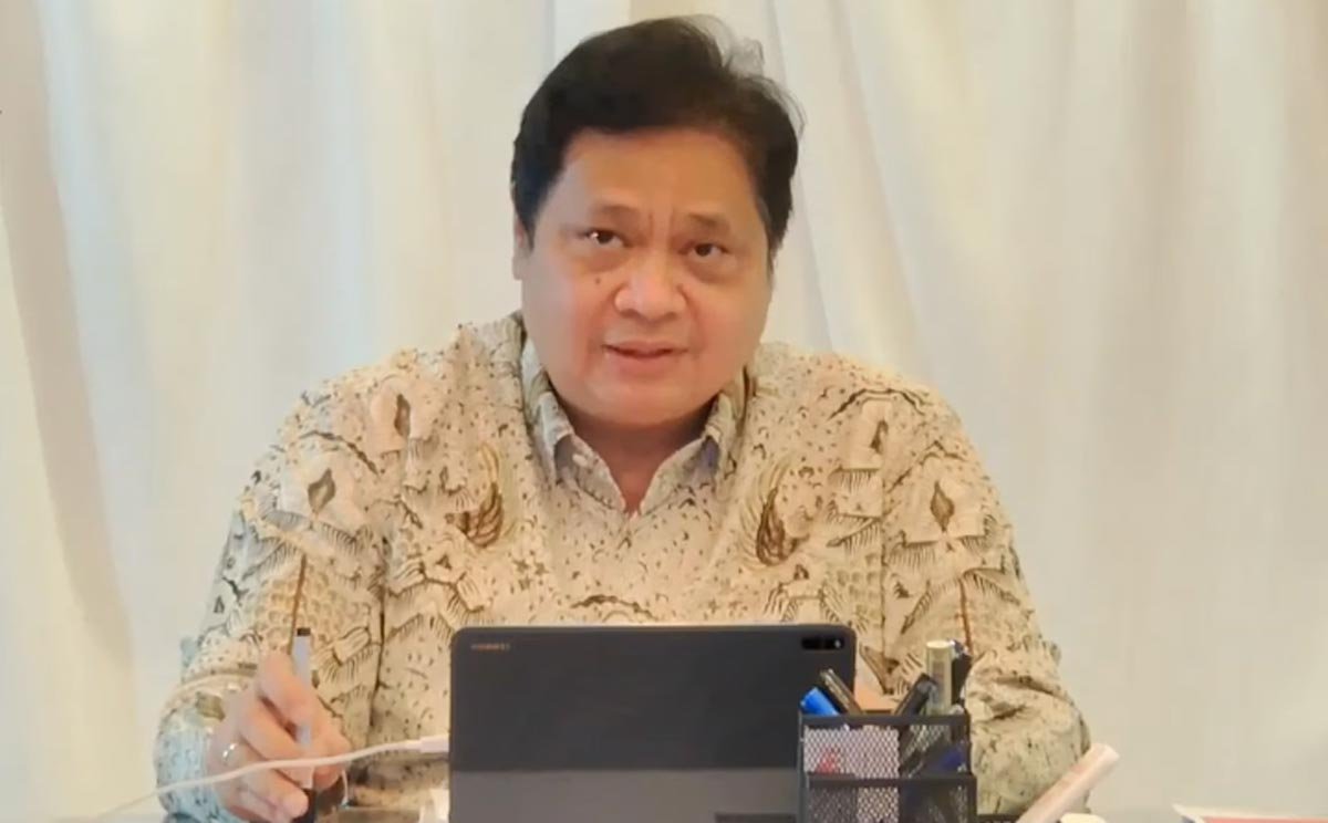 Airlangga Hartanto mengumumkan PPKM di luar Jawa-Bali diperpanjang