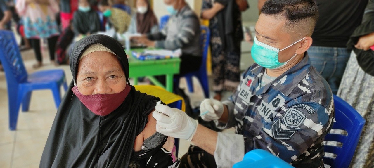 TNI AL gelar vaksinasi