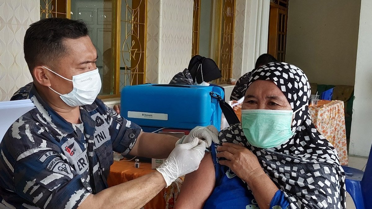 TNI AL, Lantamal VIII Manado, Vaksinasi