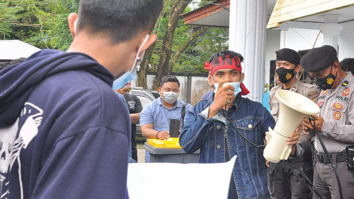 DPRD Sangihe, Alfian Tempongbuka, LMND, GMNI