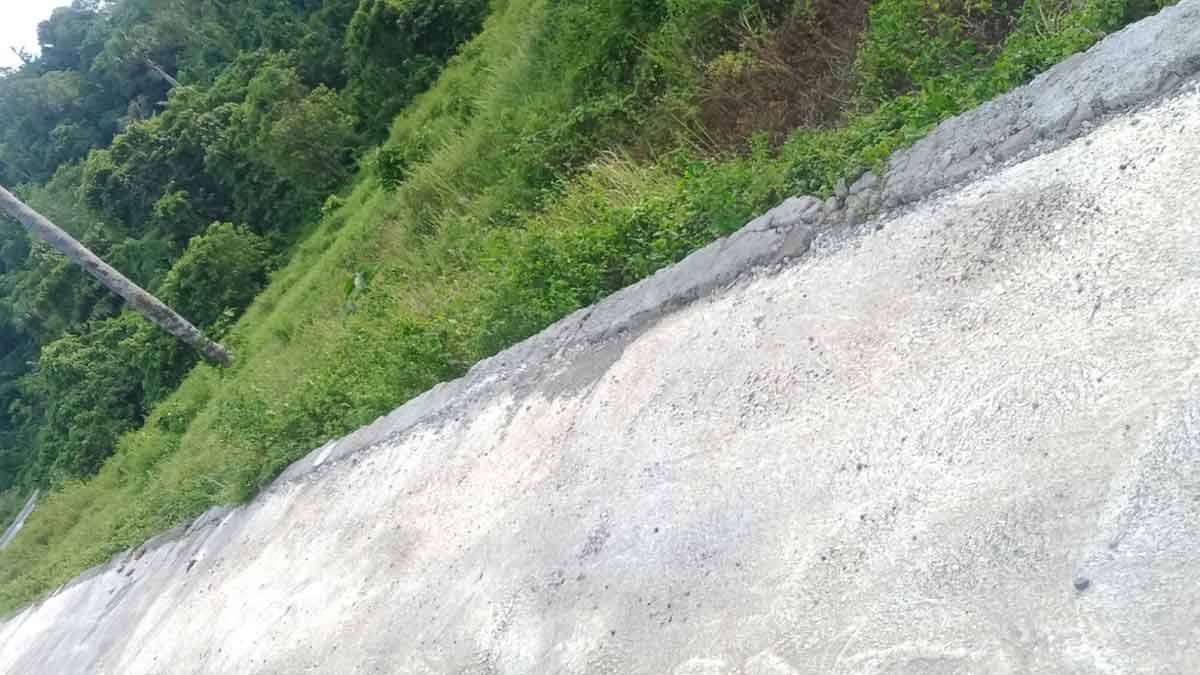 Pembangunan Jalan Marinsow, Pulisan, Pantai Paal.