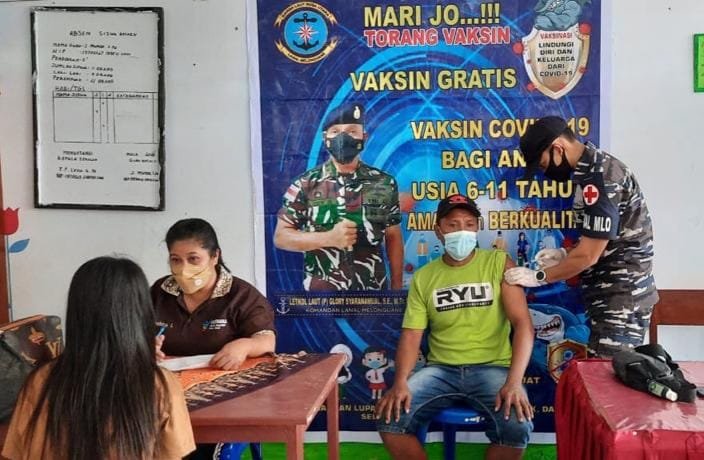 Lantamal VIII Jangkau masyarakat vaksinasi
