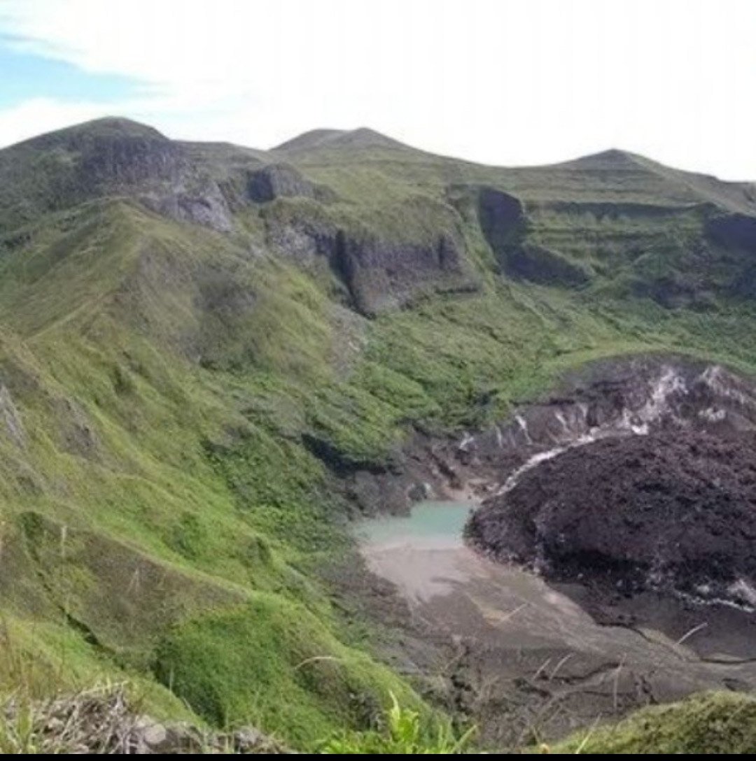 Gunung Awu di Sangihe