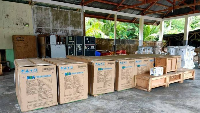 pt pln serahkan bantuan