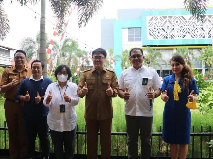 andrei angouw dukung kampanye energi bersih pln