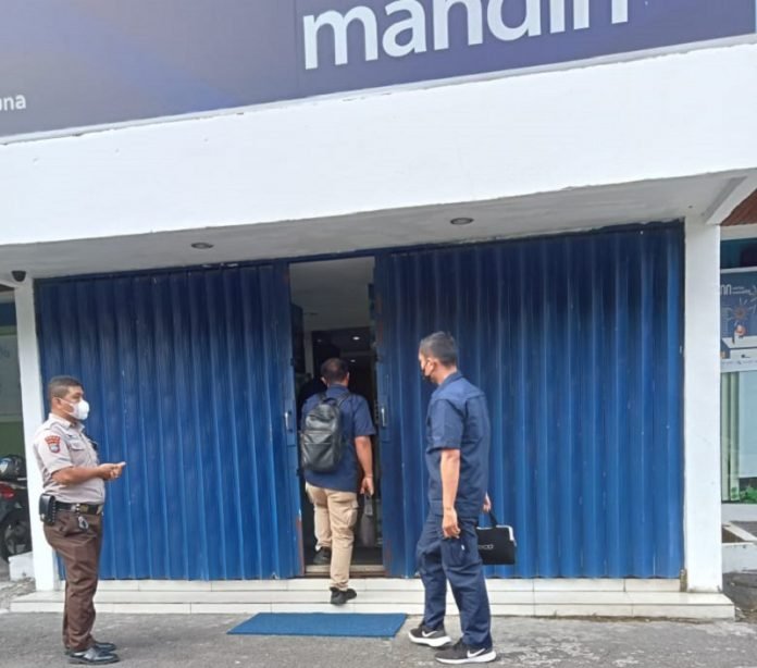 bank mandiri cabang tahuna