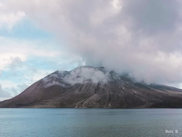 aktivitas gunung ruang