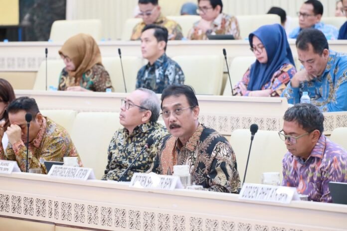Tujuh Layanan